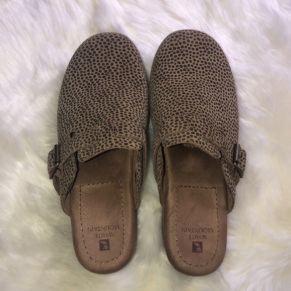 White Mountain BEHOLD Leopard Print Clogs - Picture 2 of 9